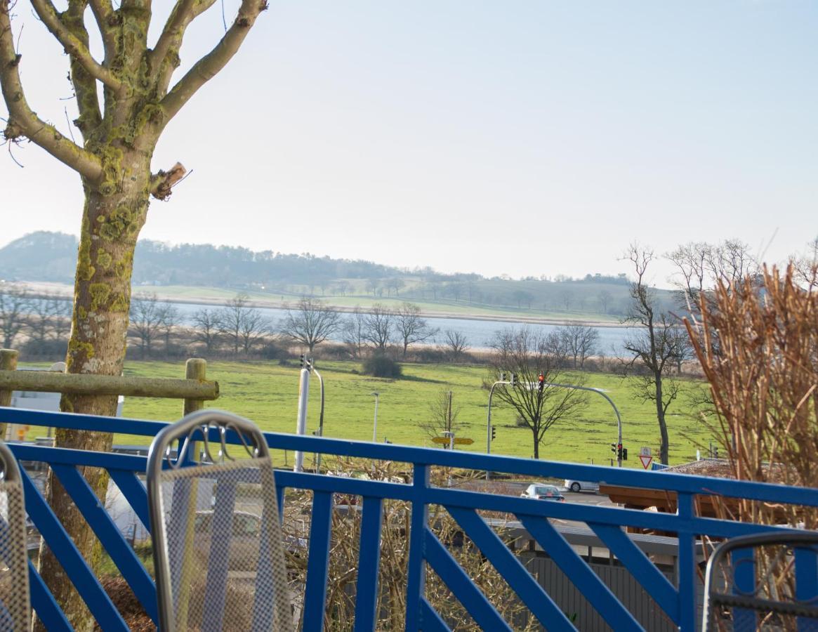 Ferienappartement Mit Seeblick In Der Villa Columba ゼリン エクステリア 写真