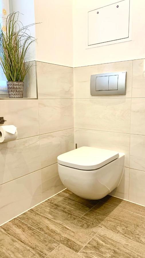 Ferienappartement Mit Seeblick In Der Villa Columba ゼリン エクステリア 写真