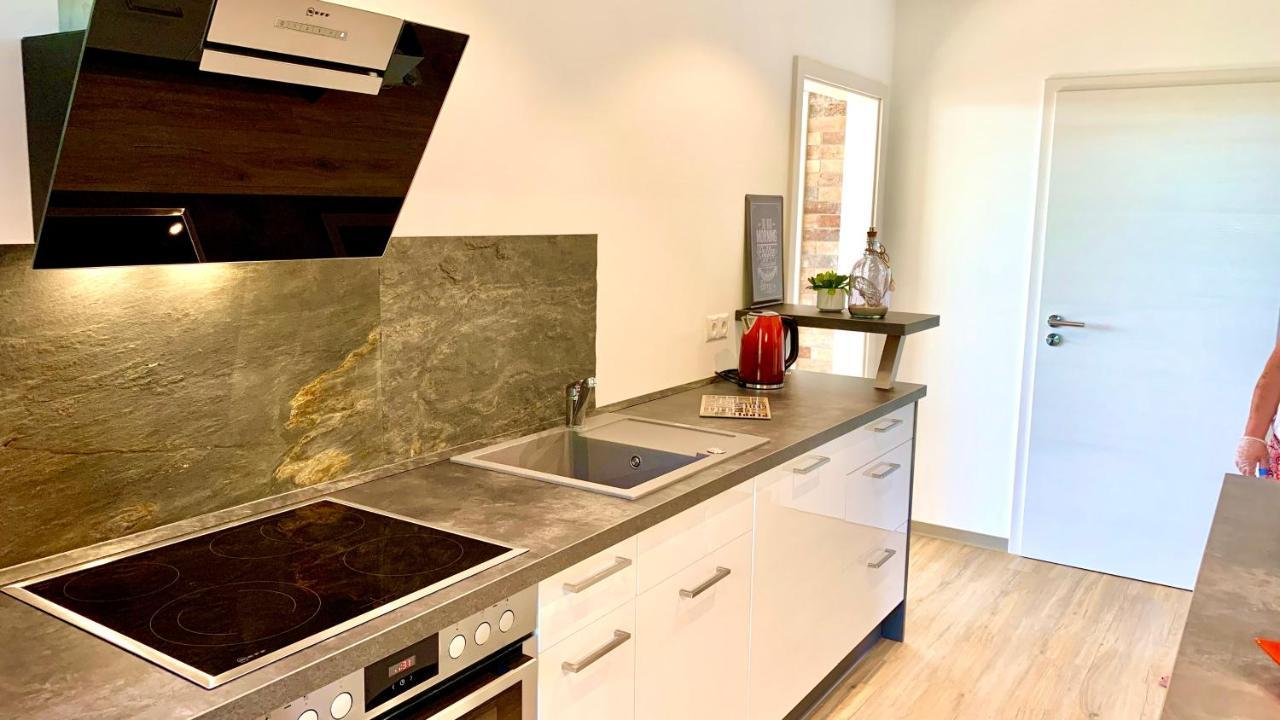 Ferienappartement Mit Seeblick In Der Villa Columba ゼリン エクステリア 写真