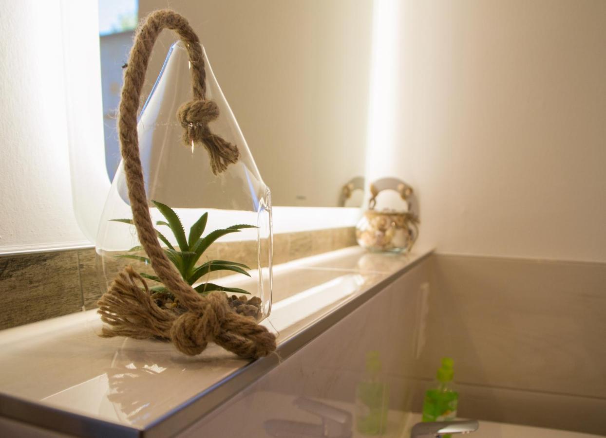 Ferienappartement Mit Seeblick In Der Villa Columba ゼリン エクステリア 写真